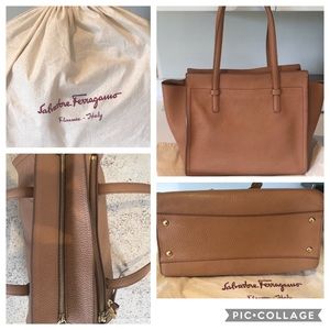 Salvatore Ferragamo
Small Leather Tote Bag, Tan
